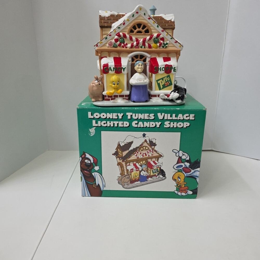 Looney Toones Candy Shop Ceramic Light Up House - Warner Bros Studio Store 1998 - Picture 8 of 9